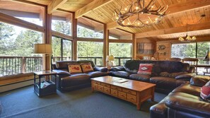 House, Multiple Beds (Flat Top 04) | Living room