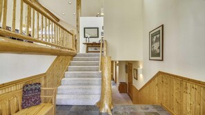 House, Multiple Beds (Paper Birch 09)