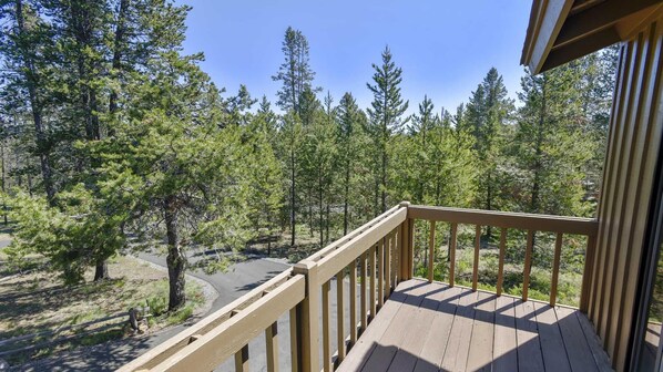 House, Multiple Beds (Poplar 23) | Property grounds