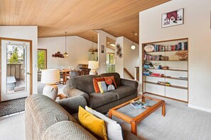 House, Multiple Beds (Poplar 23) | Living area - Poplar 23 (Bend)