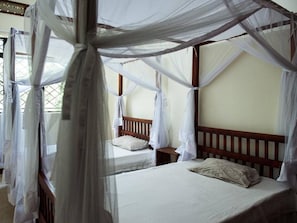 2 bedrooms, iron/ironing board, bed sheets