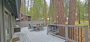 منزل - عدة أسرّة (Tumalo 07) | تناول الطعام بالخارج