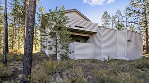 Exterior - Wallowa 10 (Bend)