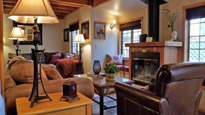 House, Multiple Beds (Deer 18) | Living room