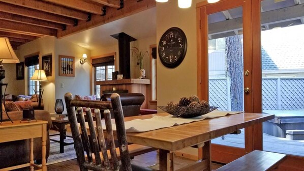 House, Multiple Beds (Deer 18) | Private kitchen