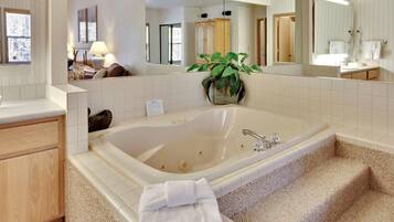 Condo, 1 King Bed (Ridge Condo 32) | 2 bedrooms