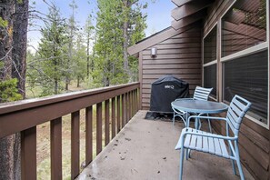 Condo, 1 King Bed (Ridge Condo 26) | Outdoor dining - Zridge Condo 26 (Bend)