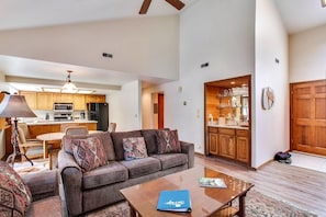 Condo, 1 King Bed (Ridge Condo 14) | Living room