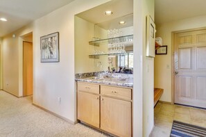 Condo, Multiple Beds (zRidge Condo 03) | Private kitchen