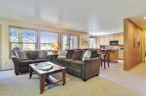 Condo, Multiple Beds (zRidge Condo 03) | Living room - Zridge Condo 03 (Bend)