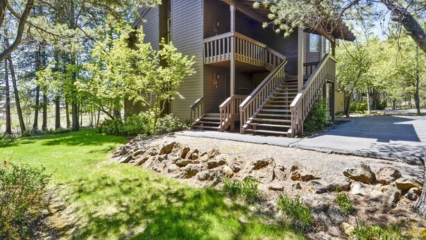 Unclassified image, 1 of 28, button - Zridge Condo 03 (Bend)