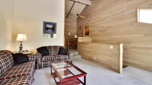 Living room - Grouse 06 (Bend)