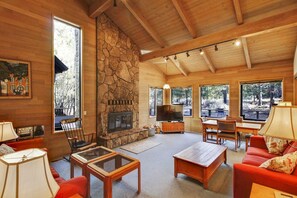 House, Multiple Beds (Grouse 06) | Living room
