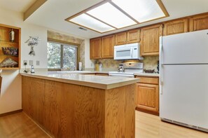 Condo, 1 King Bed (Ridge Condo 10) | Private kitchen