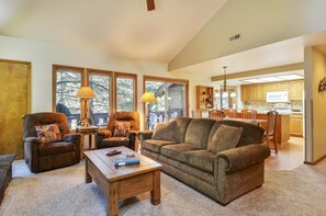 Condo, 1 King Bed (Ridge Condo 10) | Living room