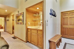 Condo, 1 King Bed (Ridge Condo 10) | Interior - Ridge Condo 10 (Bend)