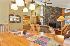 Condo, 1 King Bed (Ridge Condo 10) | Living room