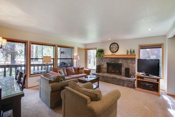 Condo, 1 King Bed (Ridge Condo 39) | Living room
