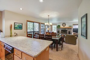 Condo, 1 King Bed (Ridge Condo 39) | Private kitchen - Ridge Condo 39 (Bend)