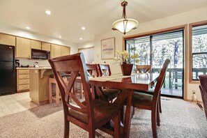 Condo, 1 King Bed (Ridge Condo 37) | Private kitchen - Ridge Condo 37 (Bend)