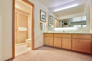 Condo, 1 King Bed (Ridge Condo 37) | Bathroom