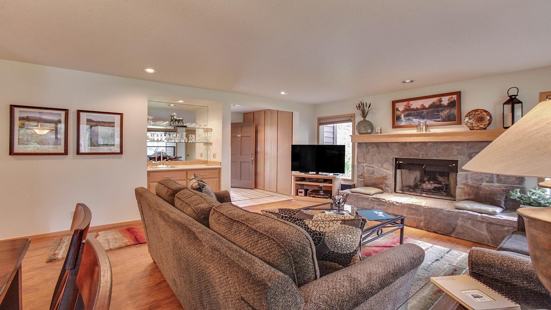 Condo, 1 Katil Raja (King) (Ridge Condo 33) | Ruang tamu