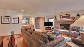 Condo, 1 King Bed (Ridge Condo 33) | Living room - Ridge Condo 33 (Bend)