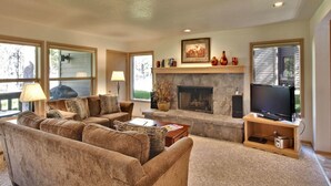 Unclassified image, 5 of 23, button - Ridge Condo 29 (Bend)
