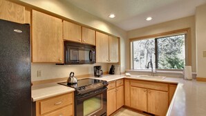 Unclassified image, 3 of 23, button - Ridge Condo 29 (Bend)