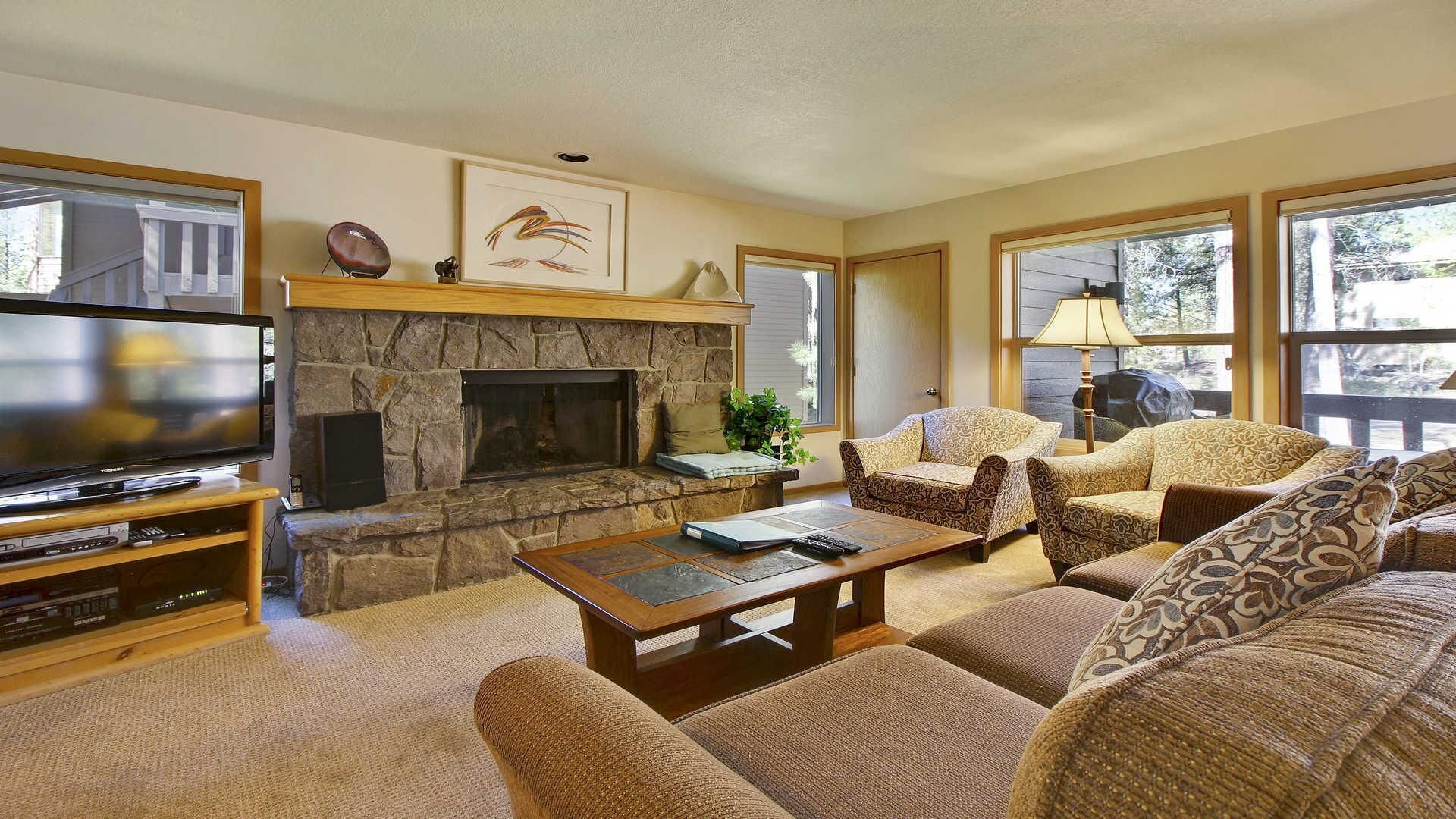 Condo, 1 King Bed (Ridge Condo 23) | Living room