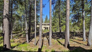 Condo, 1 King Bed (Ridge Condo 23) | Property grounds - Ridge Condo 23 (Bend)