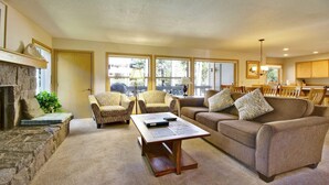 Condo, 1 King Bed (Ridge Condo 23) | Living room - Ridge Condo 23 (Bend)