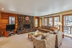 Condo, 1 King Bed (Ridge Condo 13) | Living room