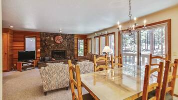 Kondominium, 1 Tempat Tidur King (Ridge Condo 13) | Dapur pribadi