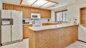 Condo, Multiple Beds (zRidge Condo 12) | Private kitchen - Zridge Condo 12 (Bend)