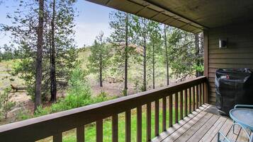 Kondominium, 1 Tempat Tidur King (Ridge Condo 01) | Balkon