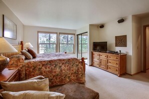 Condo, 1 King Bed (Ridge Condo 01) - Ridge Condo 01 (Bend)
