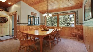 Dining - Modoc 05 (Bend)