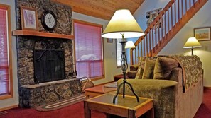 House, Multiple Beds (Butternut 2) | Living room