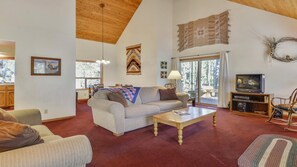 House, Multiple Beds (Butternut 2) | Living room