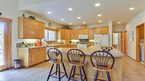 Talo, useita sänkyjä (Big Sky 2) | Yksityinen keittiö