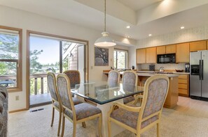 Condo, 1 King Bed (Ridge Condo 04) | Private kitchen - Ridge Condo 04 (Bend)