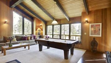 House, Multiple Beds (Meadowlark 4) | Games room
