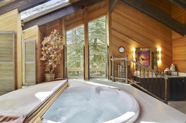 House, Multiple Beds (Meadowlark 4) | Spa