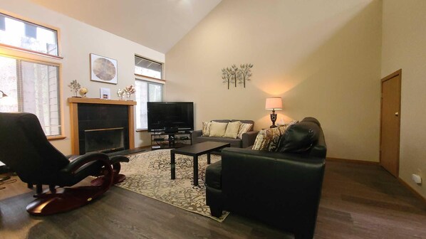 Condo, Multiple Beds (Skyline Condo 02) | Living room - Skyline Condo 02 (Bend)