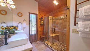House, Multiple Beds (Flat Top 03) | Bathroom