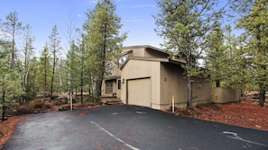 House, Multiple Beds (Flat Top 03) | Exterior - Flat Top 03 (Bend)