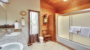 House, Multiple Beds (Flat Top 03) | Bathroom