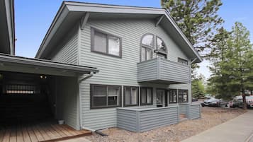 Kondominium, 1 Tempat Tidur Queen (Powder Village E2) | Eksterior