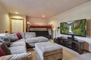 House, Multiple Beds (East Butte 20) | Living area - East Butte 20 (Bend)